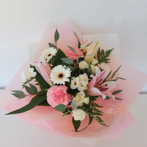 Soft Pretty Posy Bunches Bows Florist Shop 9 Albion Place Dunedin 9016 New Zealand