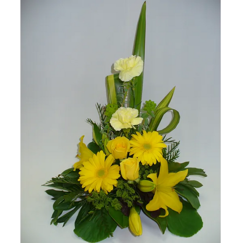 Traditional Arrangement Bunches Bows Florist Shop 9 Albion Place Dunedin 9016 New Zealand