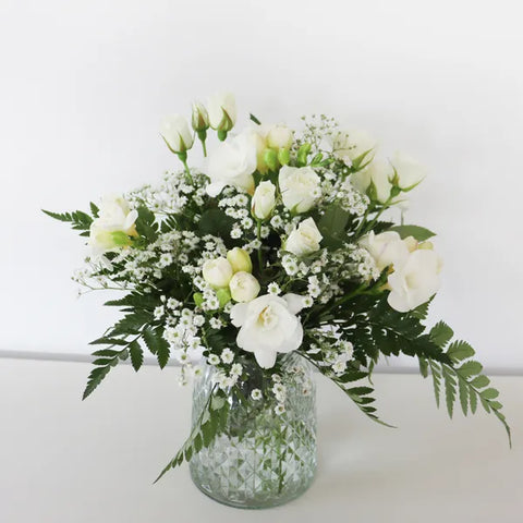 Vase Of Elegance Bunches Bows Florist Shop 9 Albion Place Dunedin 9016 New Zealand